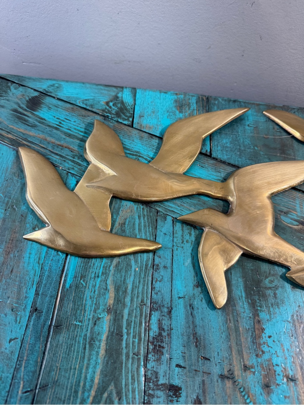 Vintage Mid Century Modern Brass Seagulls in Flight Wall Hanging 24" x 9" - Picture 3 of 16